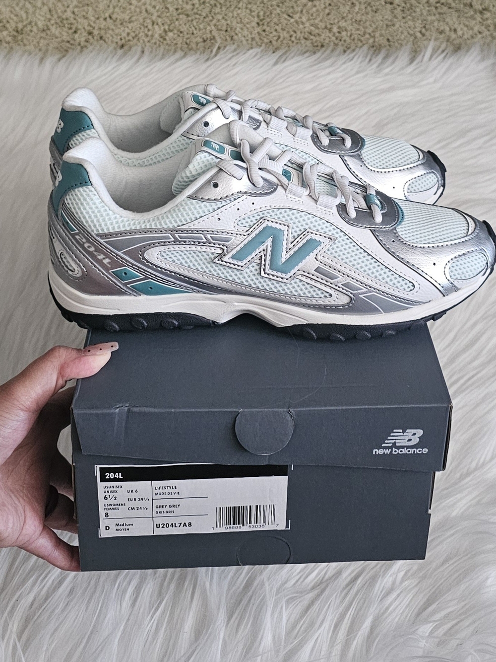New Balance Unisex 204L Sneakers